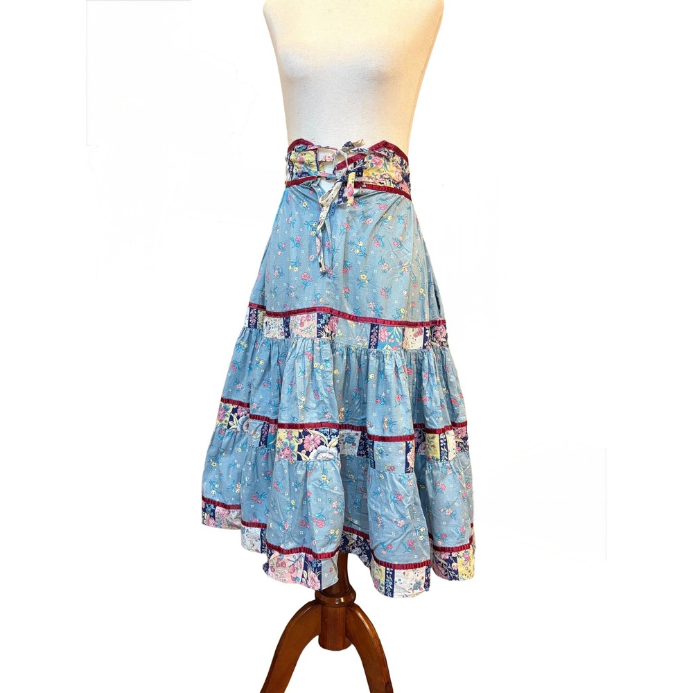 Vintage 70s Gunne Sax Blue Floral Patchwork Prairie Skirt. Size 5